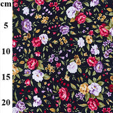Tissu popeline 100 % coton imprimé floral Rose & Hubble, largeur 112 cm, pour travaux manuels, couture et matelassage.